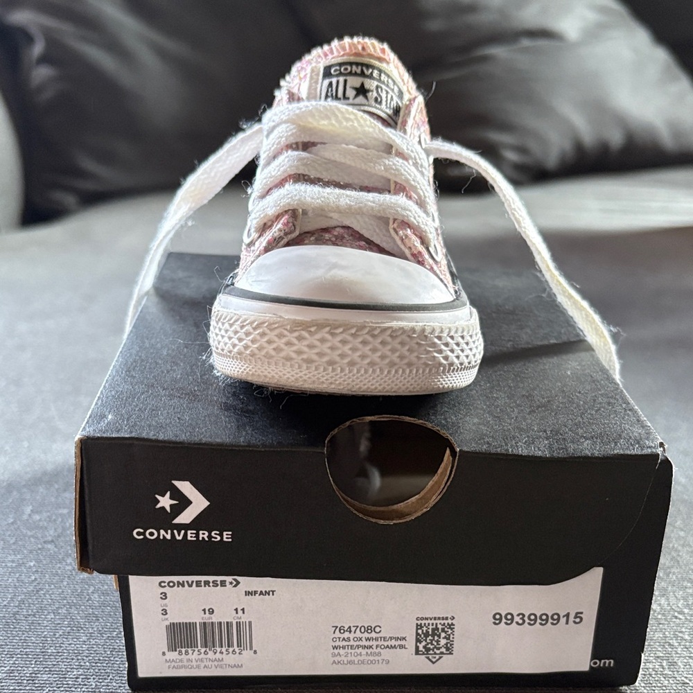 Converse Infant Sneakers in Pink and White